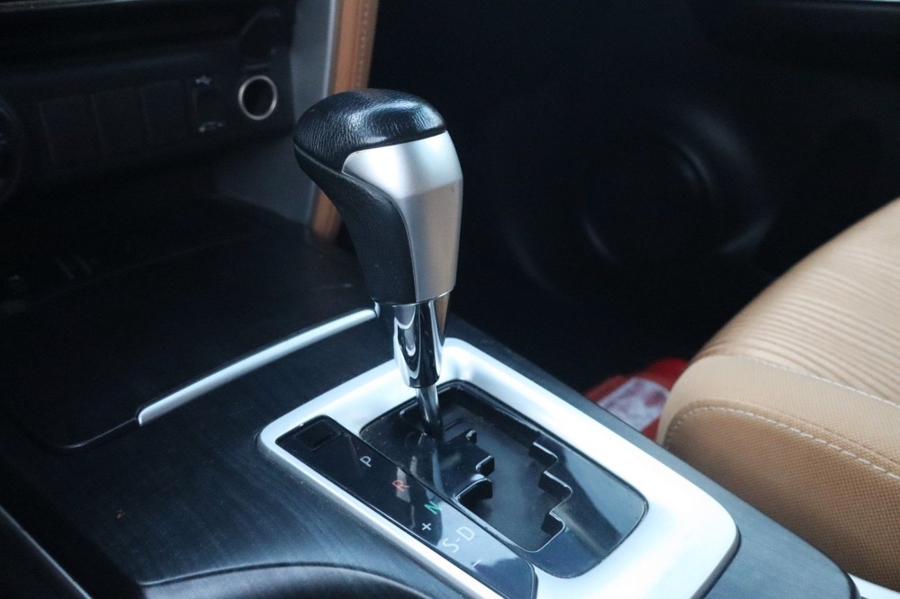 تويوتا فورتونر GXR 4.0L (278 HP)