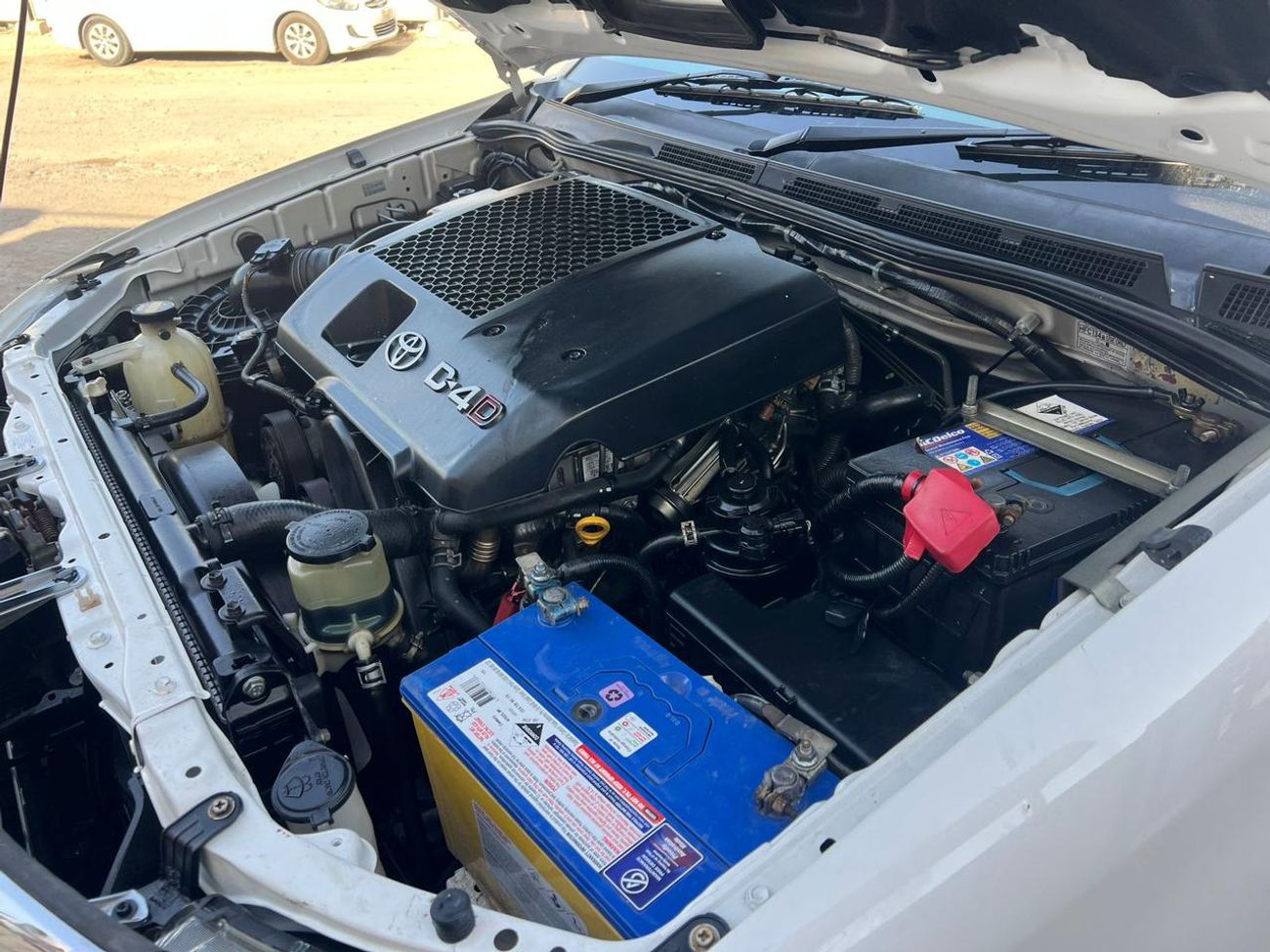 تويوتا هيلوكس RIGHT HAND VEHICLE ONLY FOR EXPORT 3.0 LITER 4 CYLIENDER