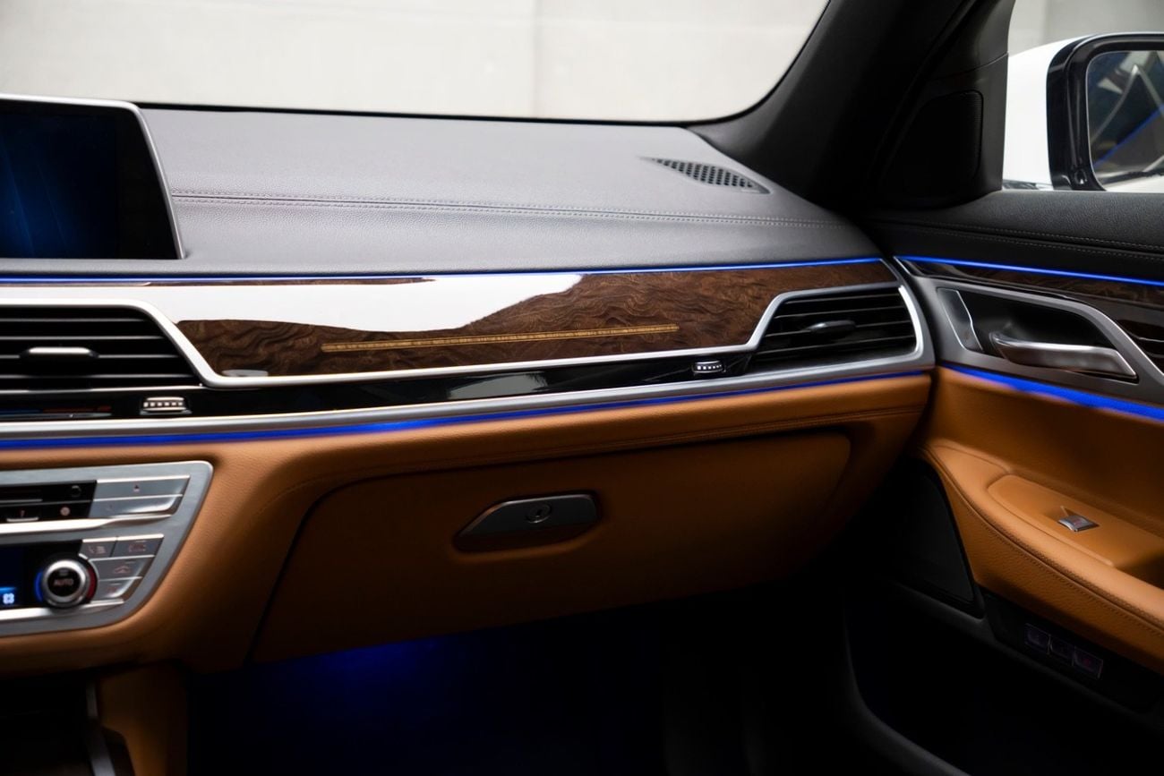 BMW 730Li EXCLUSIVE | 2018 | GCC Specs