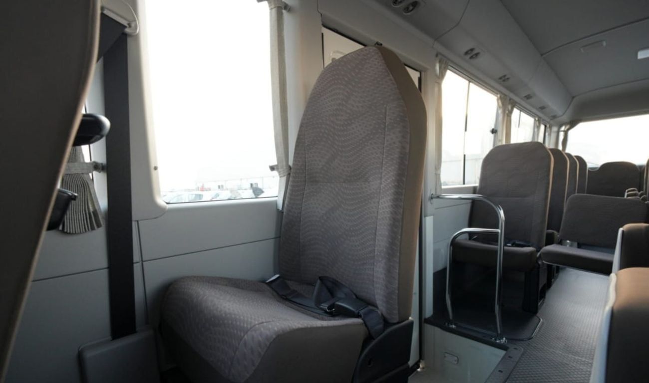 تويوتا كوستر 4.2L 30 راكب اصلي باص