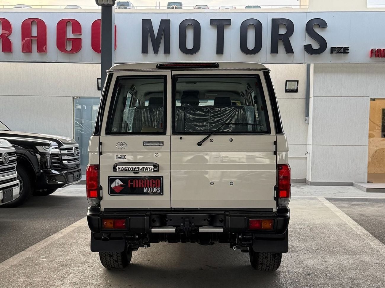 تويوتا لاند كروزر 70 GDJ 76 2.8 DIESEL M/T **التصدير فقط خارج الخليج***