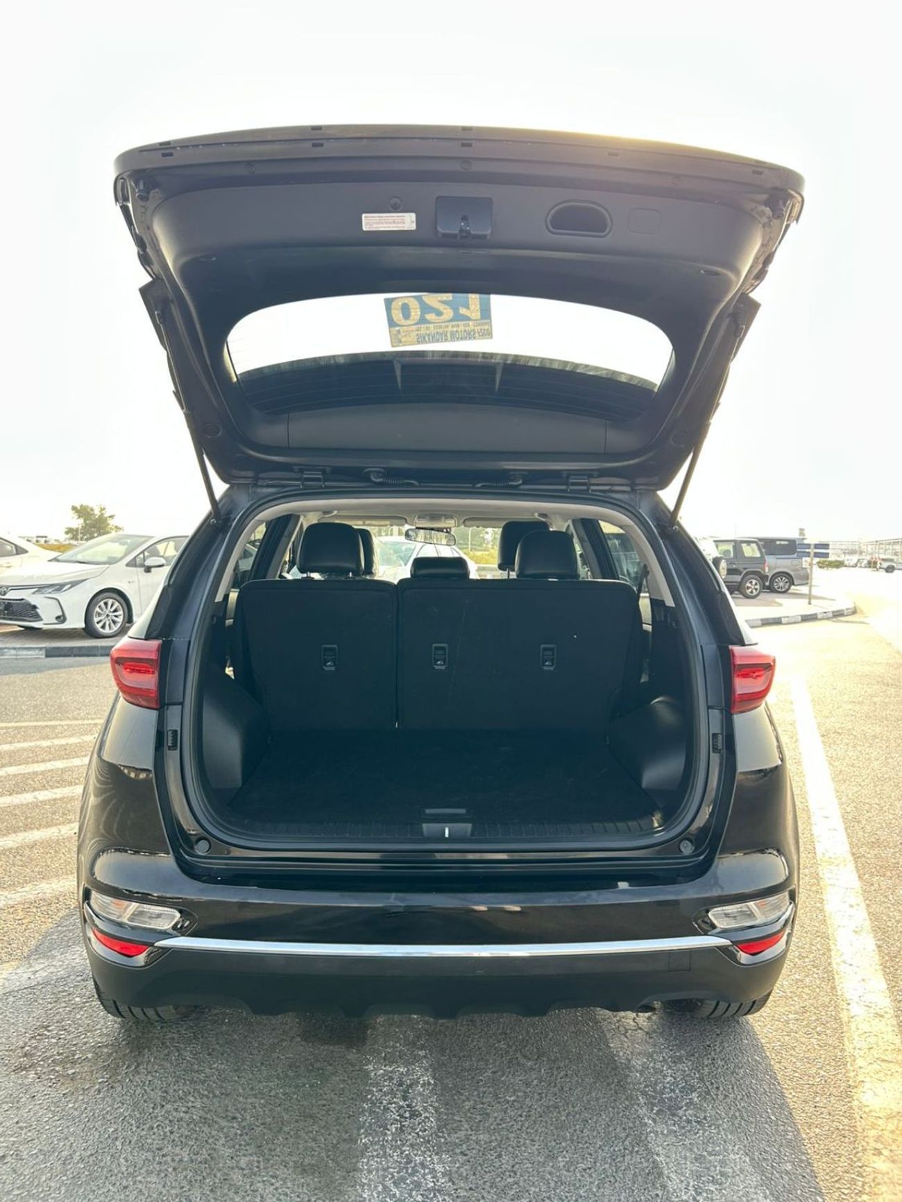 كيا سبورتيج 2021 Kia Sportage 2.4L V4 - MiOption + Leather & Electric Seats - Apple/Android Play - Rear CAM - Ri