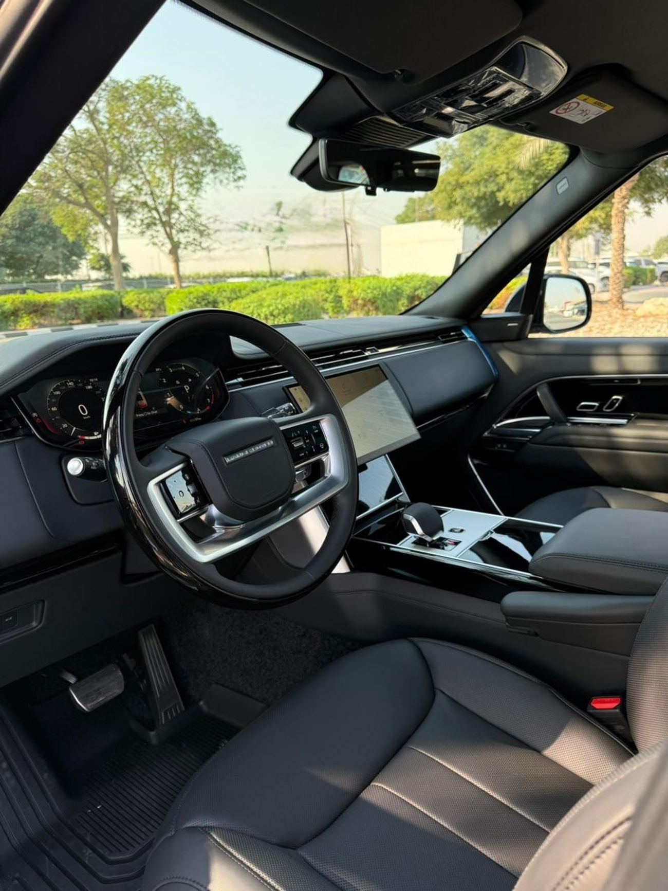 Land Rover Range Rover SE P360 3.0L RANGE ROVER VOGUE SE P360 | BRAND NEW | MODEL: 2025 | GCC SPECS | 5 YEARS WARRANTY AND