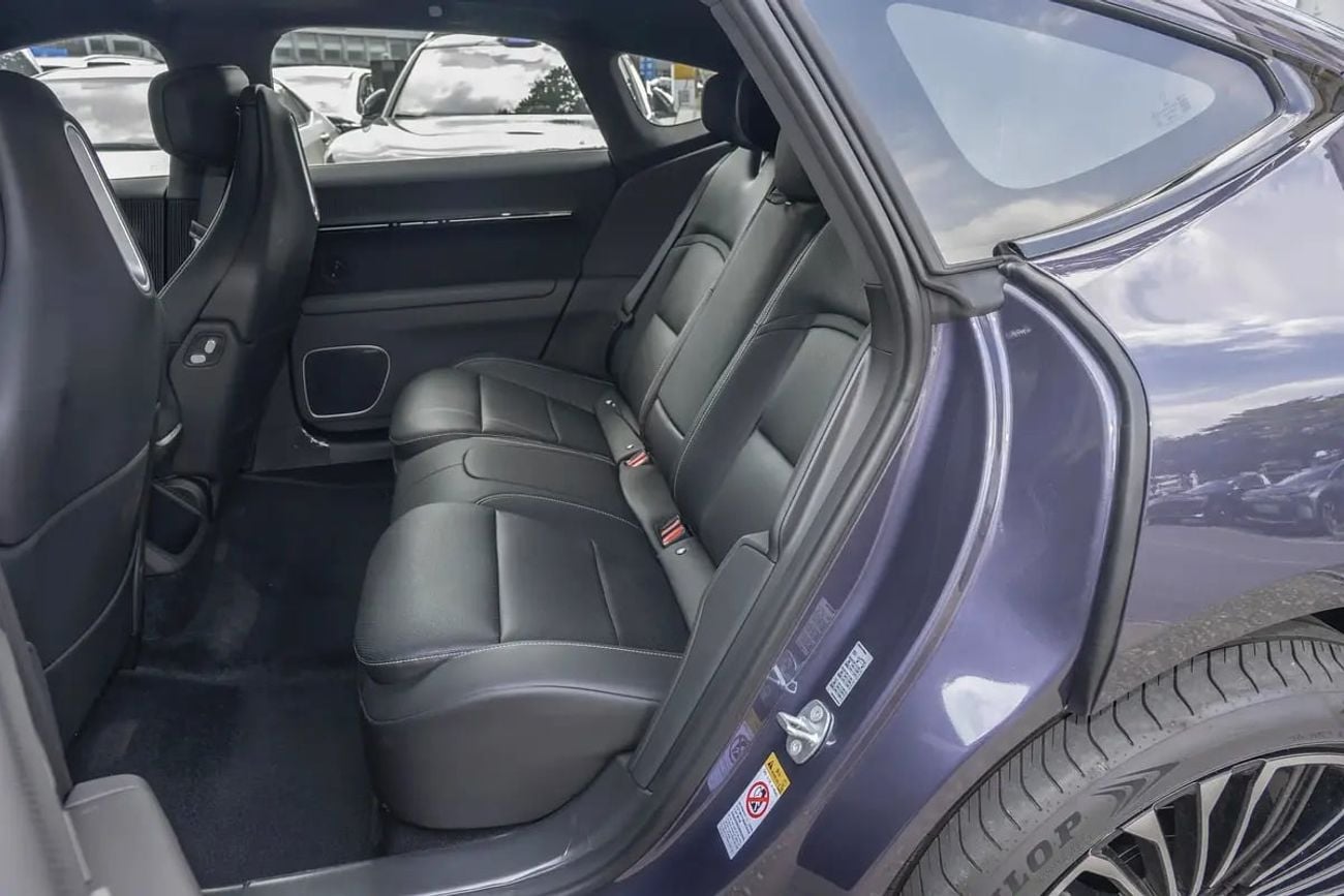 أفاتر 12 أفاتار 12 إي في ماستر 4WD - شركة سيارات كهربائية فاخرة