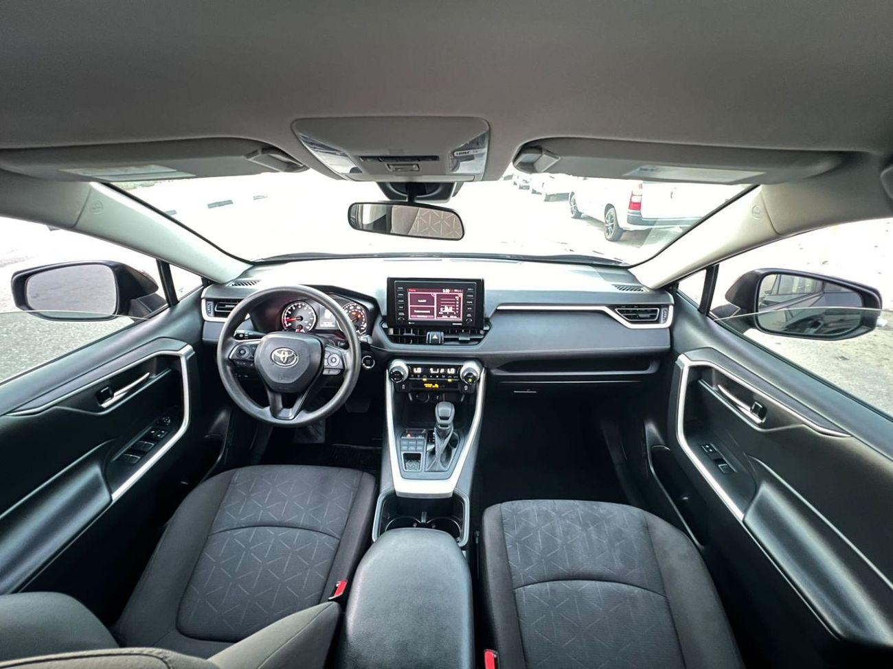 تويوتا راف ٤ 2022 TOYOTA RAV4 XLE - 4Wheel Drive 4X4 - PUSH START - ELECTRIC SEATS - VERY GOOD CONDITION