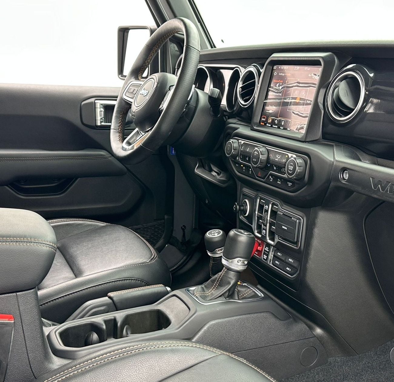 جيب رانجلر أنليميتد 2023 Jeep Wrangler Rubicon 392 SRT, Feb/2027 JEEP Warranty, GCC