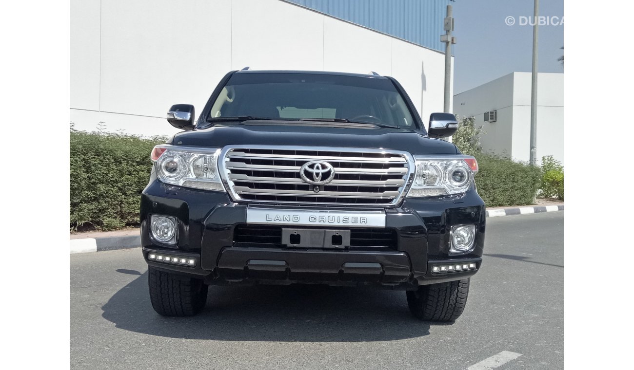 Toyota Land Cruiser 2015 V8 VXR FULL OPTION LOW KILOMETERS.FULL SERVICE HISTORY ONLY PAY 2453X60 MONTHLY