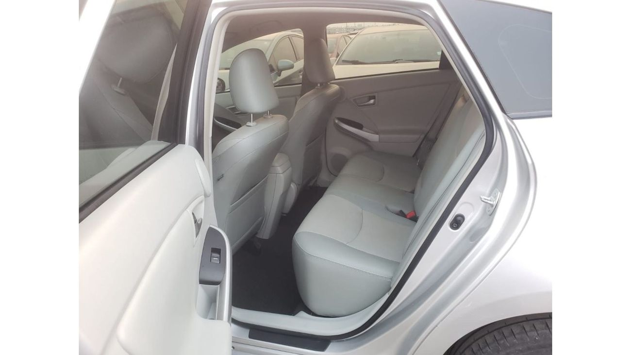 Toyota Prius 2013  TOYOTA PRIUS HYBRID