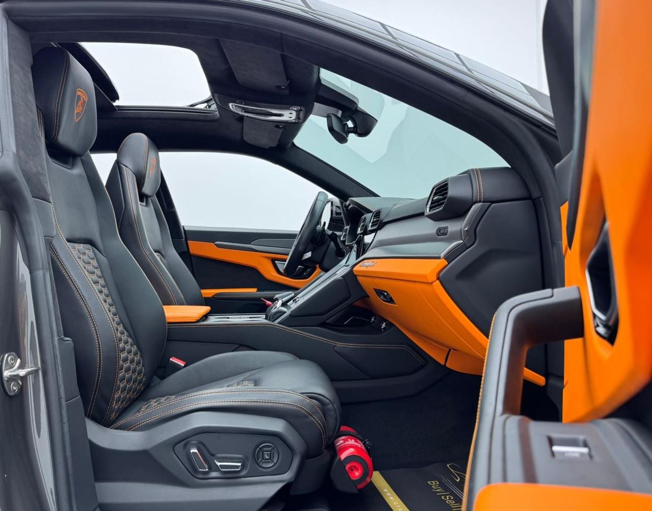 Lamborghini Urus STD 4.0T V8 2022 Lamborghini Urus, 28 / 10 / 2026 Lamborghini Warranty, Lamborghini Service History,