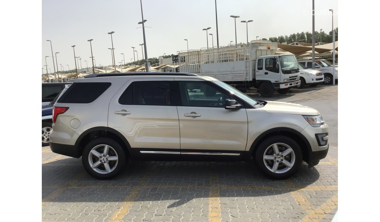 فورد إكسبلورر FULL OPTION /SUNROOF / EXCELLENT CONDITION