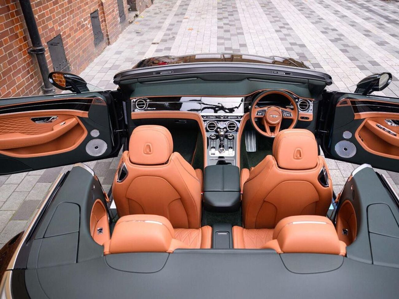 بنتلي كونتيننتال 4.0 V8 High-Performance 25.9kWh GTC Azure Auto 4WD Euro 6 (s/s) 2dr (EXPORT ONLY) Right hand drive