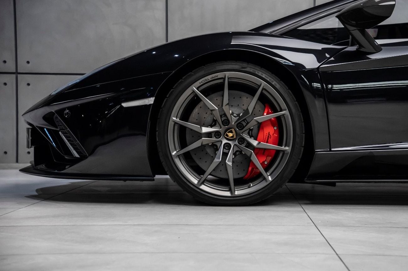 لامبورغيني أفينتادور 6.5L V12