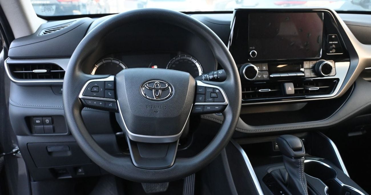 تويوتا هايلاندر Toyota Highlander 2023model 2.4L LE Turbo AWD Petrol engine Colour Grey Transmission Automatic Inter