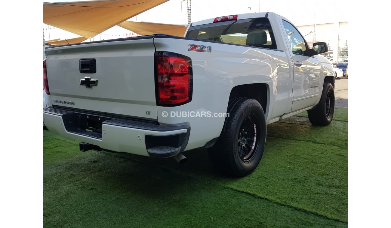 Used Chevrolet Silverado Painting agency alloy wheels in excellent