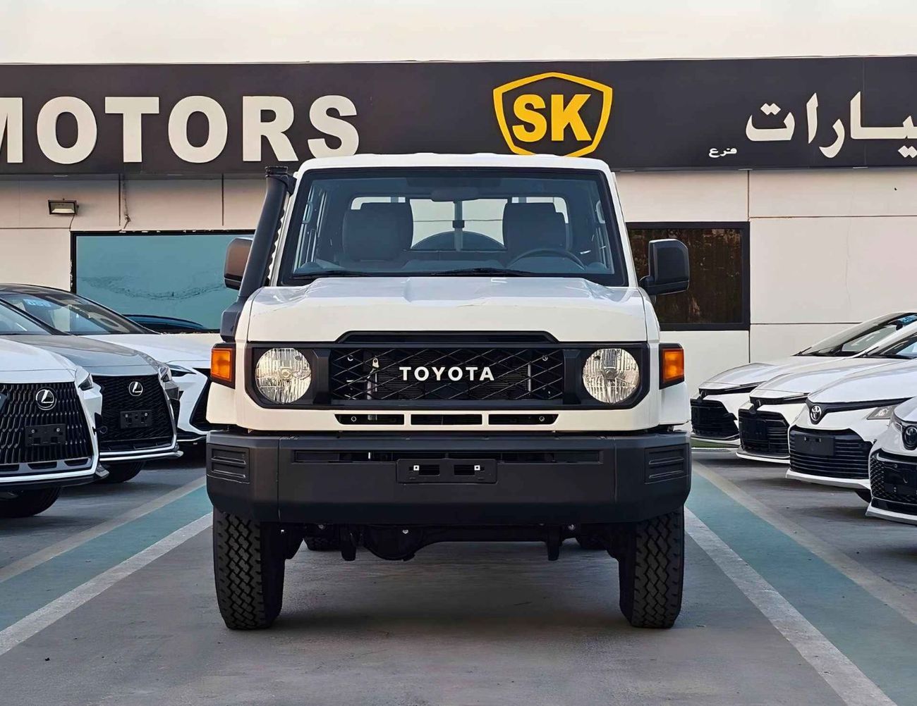 Toyota Land Cruiser Pick Up LC79 / DOUBLE CABIN / LEATHER SEATS / 4.2L V6 DIESEL M/T /4WD (CODE# LCPDD6A)