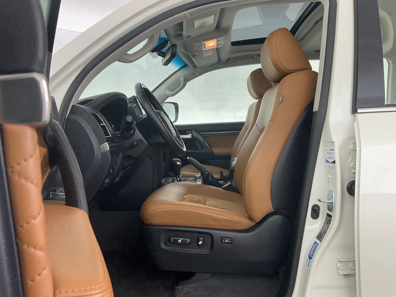 تويوتا لاند كروزر GXR GT | شامل الضمان | 0 ﺪﻔﻋﺓ ﺃﻮﻟﻯ