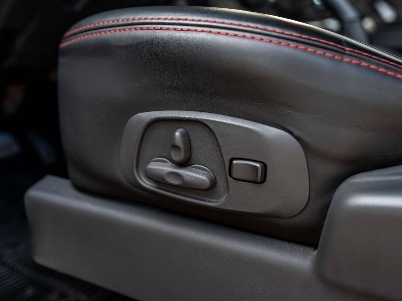 Mitsubishi Pajero GLS 3.5L (189 HP)