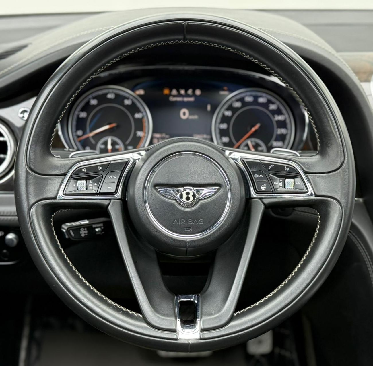 بنتلي بينتايجا 2017 Bentley Bentayga Mansory KIT ,Service History ,Excellent Condition ,Euro Spec