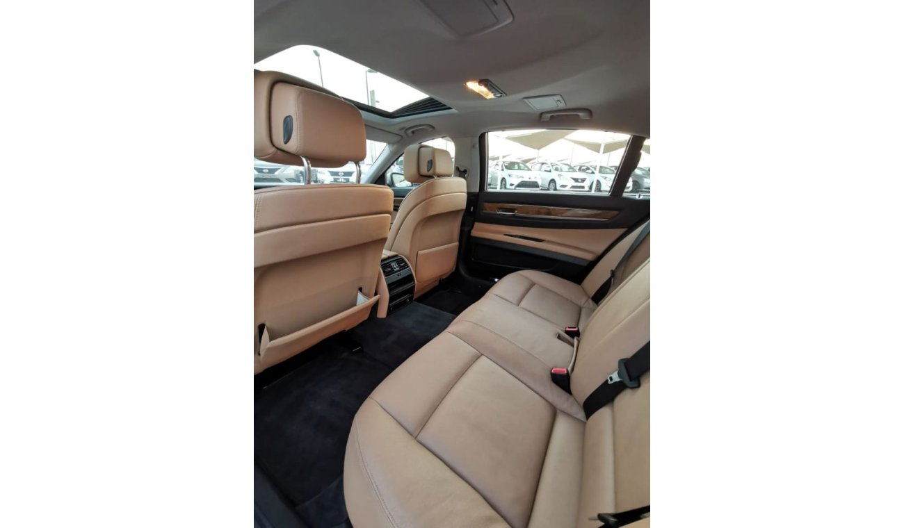 BMW 730Li BMW 730 I 2012 GCC SPECEFECATION