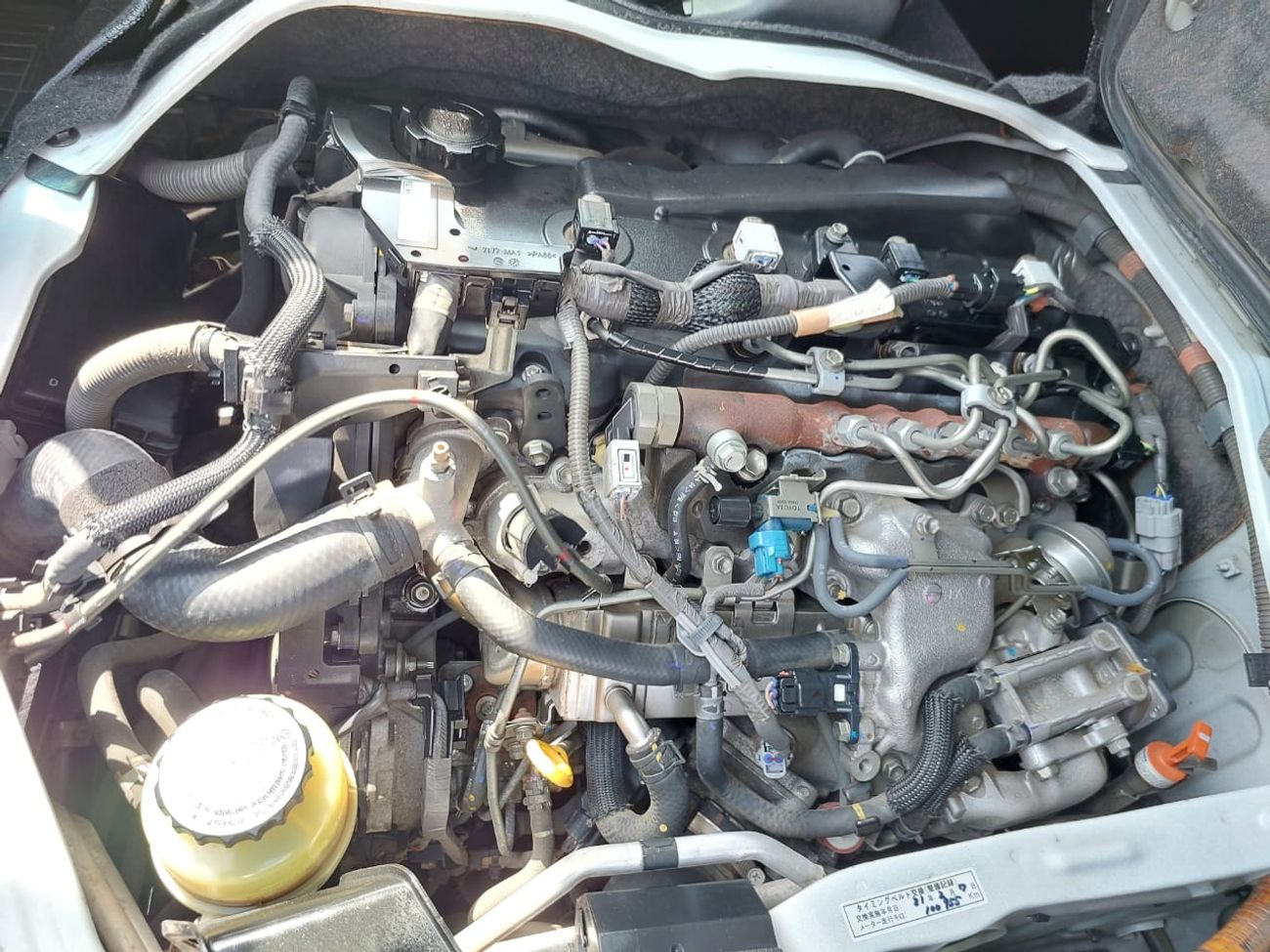 Toyota Hiace TOYOTA HIACE COMMUTER VAN 2013 RHD 3.0 L DIESEL AUTOMATIC (PM63050)