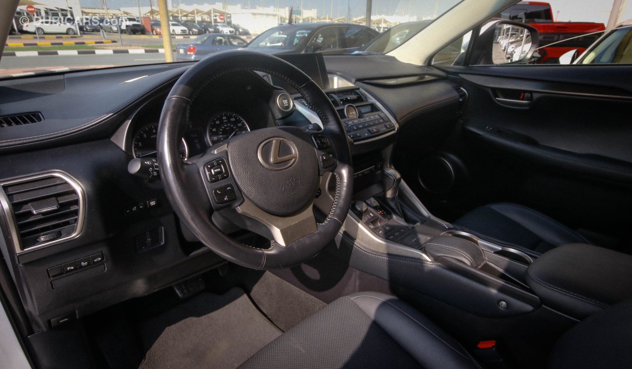 Lexus NX200t t