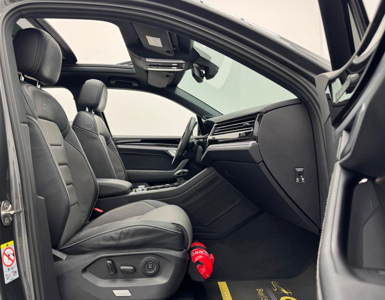 Volkswagen Touareg R-Line 3.0L 4WD 2023 Volkswagen Touareg R-Line, 2026 Volkswagen Warranty, 2028 VW Service Pack, GCC