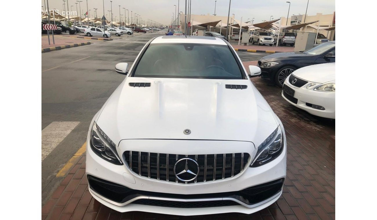 مرسيدس بنز C 350 موديل 2018 وارد نظيف جدا فل مواصفات فتحه سقف وكراسي جلد ومثبت سرعه وتحكم كهربي كامل ونظام صوت ممتاز