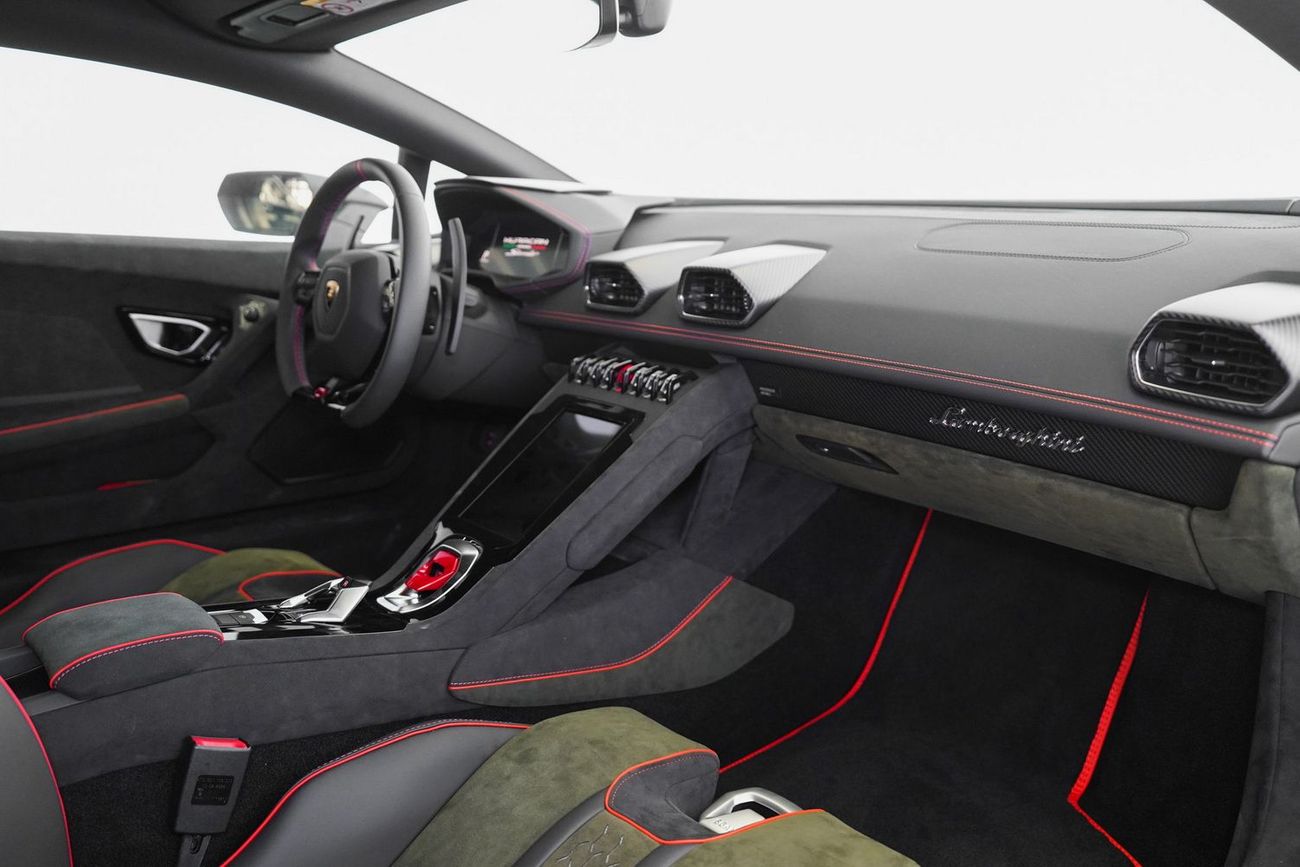 Lamborghini Huracan STERRATO 5.2L V10