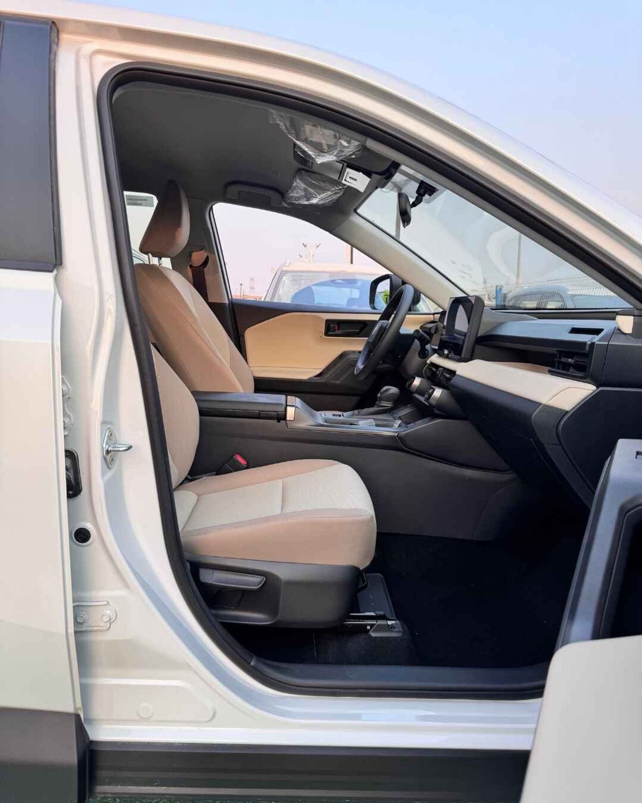 تويوتا راف ٤ XLE 2.0L AWD 2026 MODEL | GCC Specs | Brand New