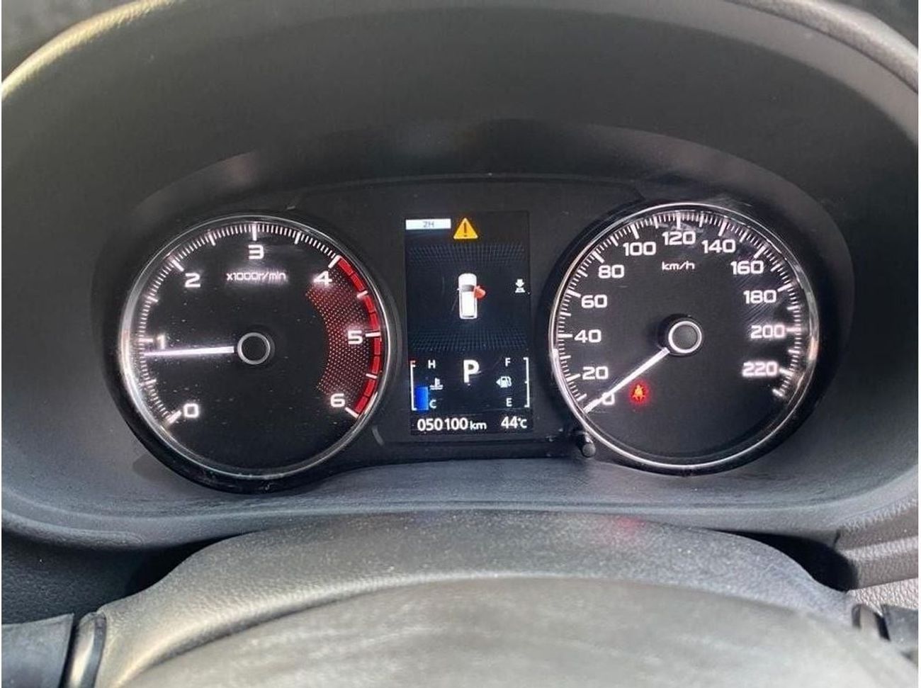 ميتسوبيشي باجيرو Diesel 2.4 Liter Right Hand Drive Automatic 7 Seater Leather seats 4WD