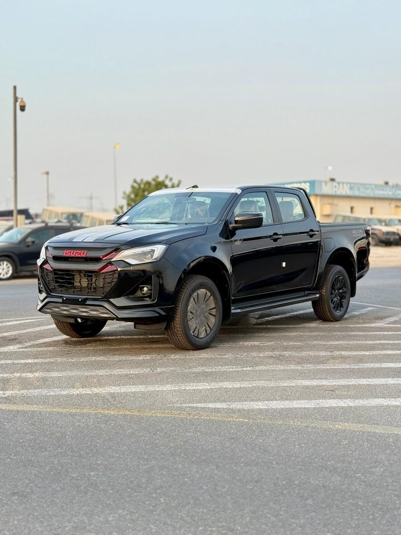 Isuzu DMax 3.0L Crew Cab 4WD LS (A/T)