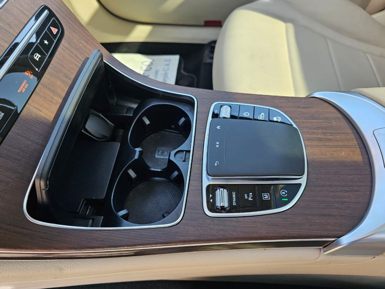 مرسيدس بنز GLC 300 4MATIC 2.0L