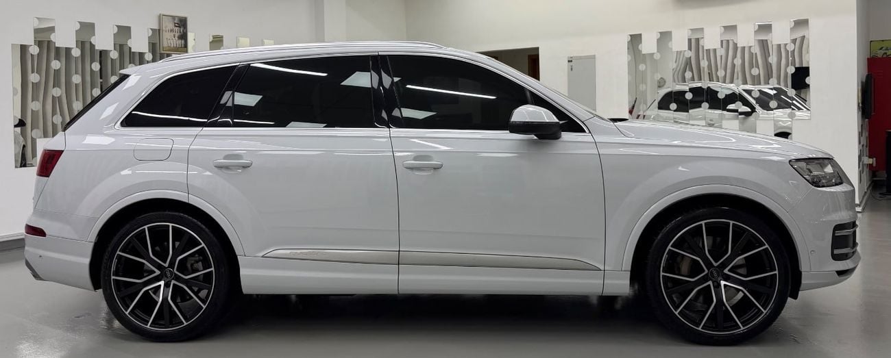 أودي Q7 45 TFSI quattro S-Line 3.0L