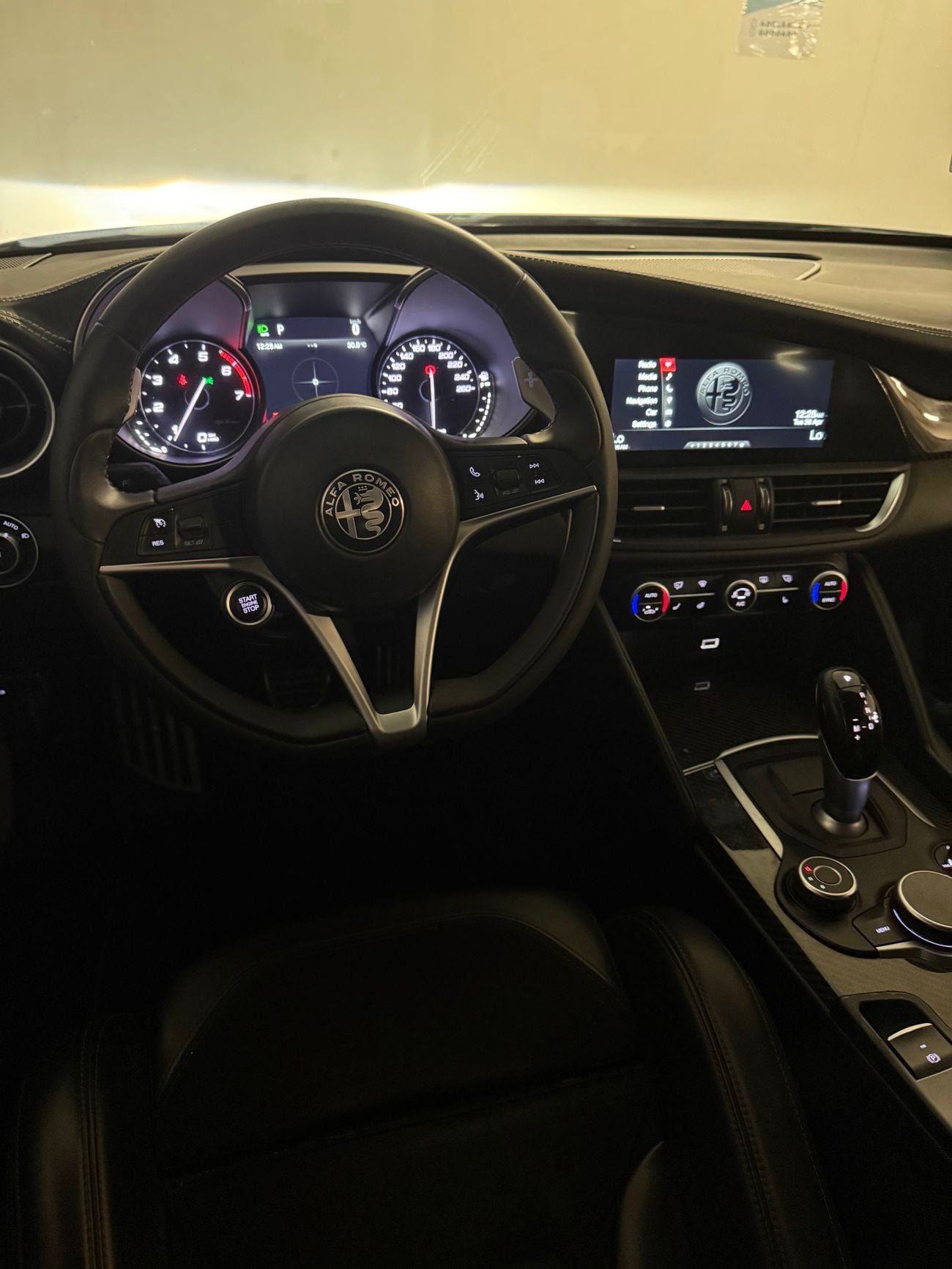 ألفا روميو جوليا Veloce 2.0L AWD