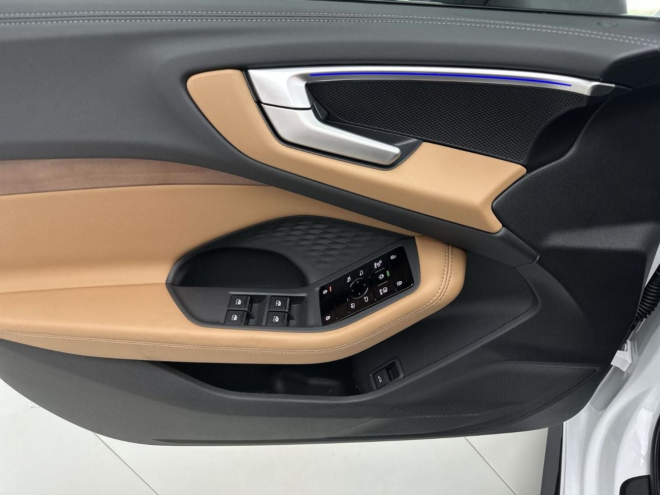 أودي A5 TFSI S tronic Sedan 204hp (Ref# 26261)