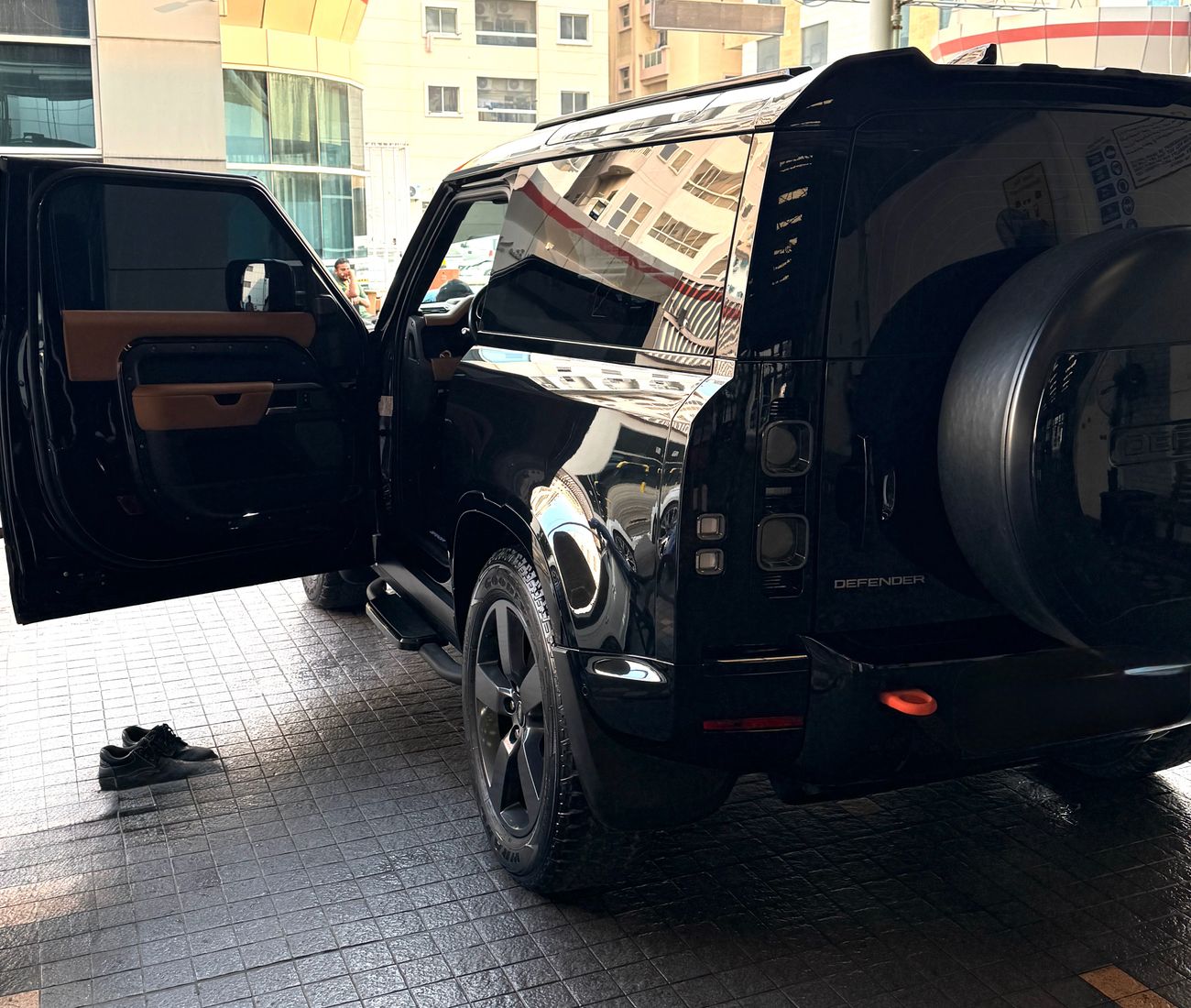 لاند روفر ديفندر P400 90 X 3.0L (6 Seater)