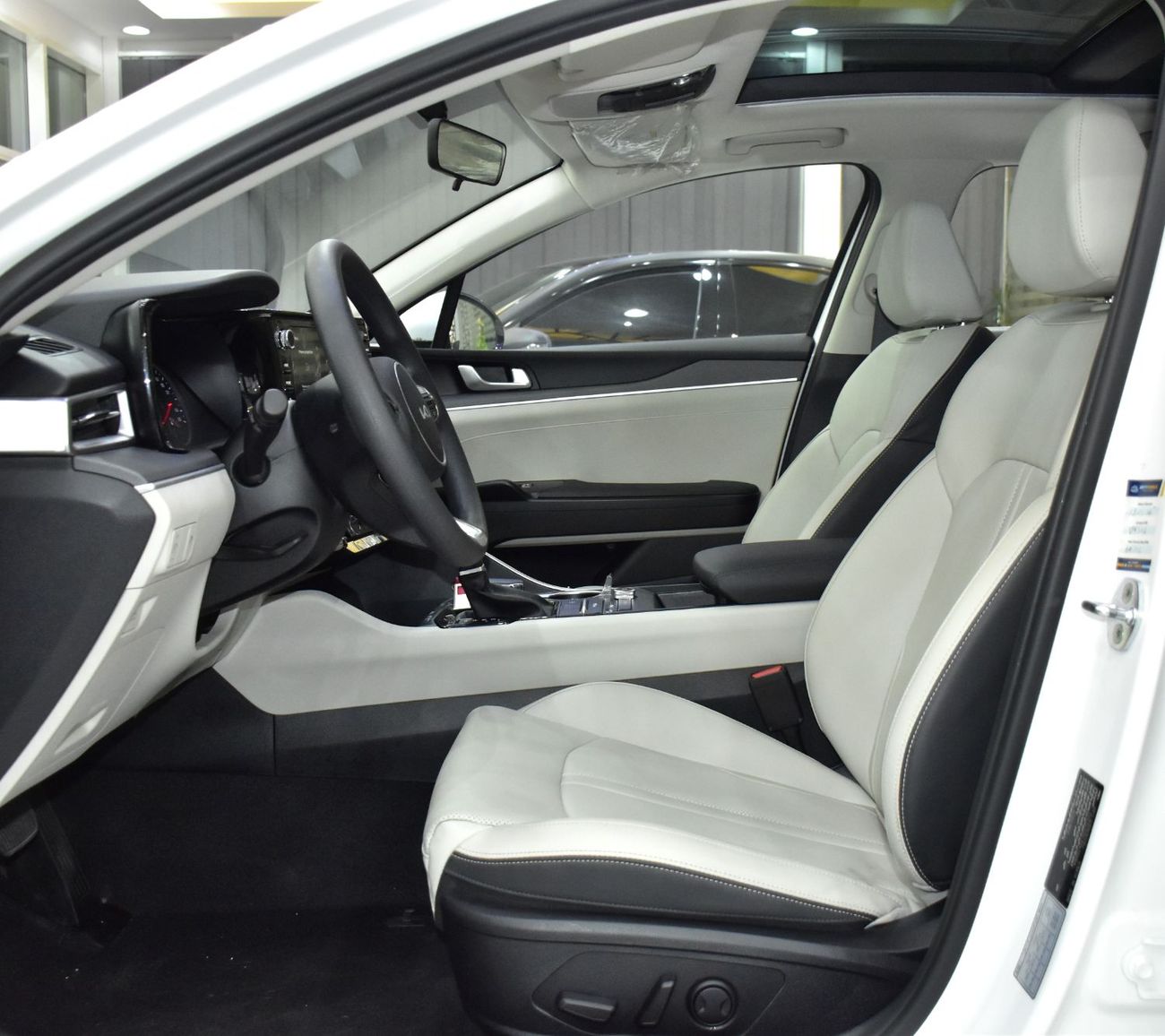 Kia K5 EXCELLENT DEAL for our KIA K5 ( 2022 Model ) in White Color GCC Specs