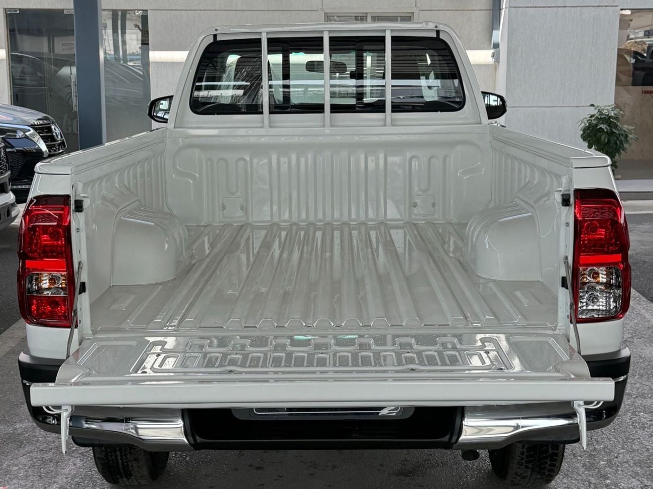 تويوتا هيلوكس 2026 TOYOTA HILUX 2.7 SINGLE CABIN 4X4 **EXPORT ONLY**التصدير فقط خارج الخليج**