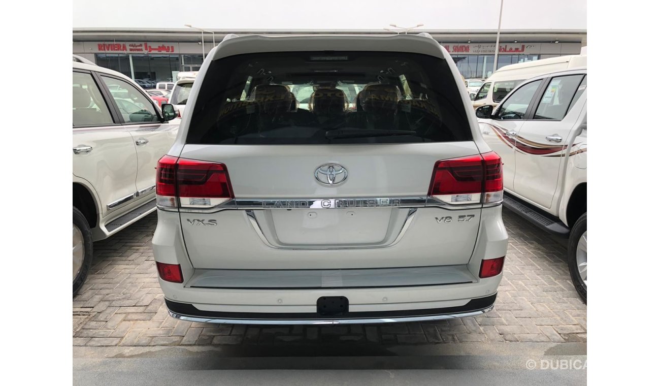 Toyota Land Cruiser VXS V8 5.7 2019 .