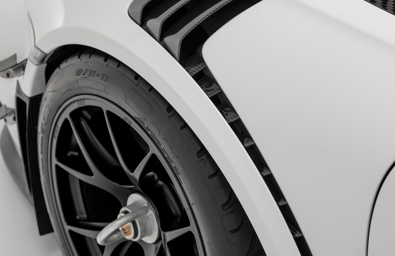 بورش 911 3.8L F-6 Twin-Turbocharged Engine