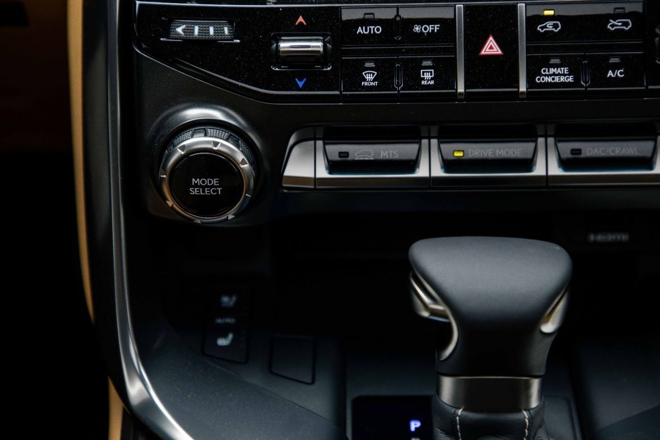 Lexus LX 600 Signature 3.5L - Sonic Quartz Inside Beige | Export Only