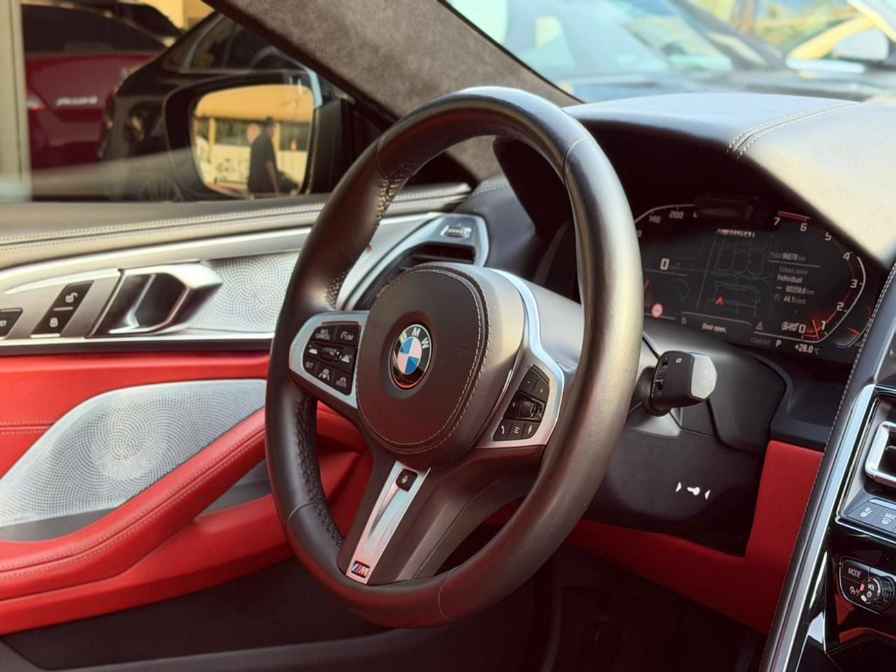 بي أم دبليو M850i Std 4.4L