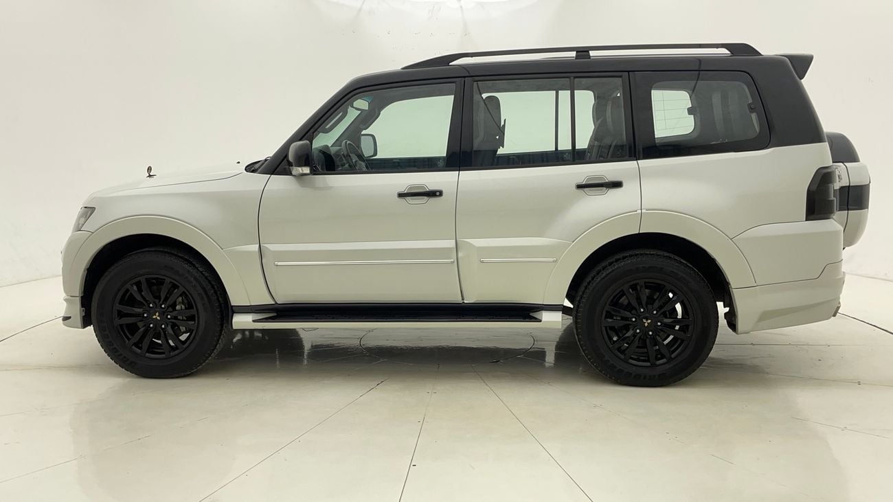 ميتسوبيشي باجيرو SIGNATURE EDITION 3.8 | بدون دفعة مقدمة | اختبار القيادة في المنزل