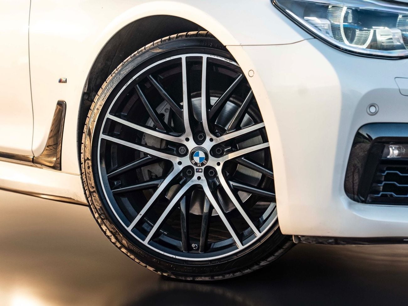 BMW 740Le Efficient in fuel consumption Upto 5 L/100km، high perfornance & Low Kilometres’ Top Options BMW GCC