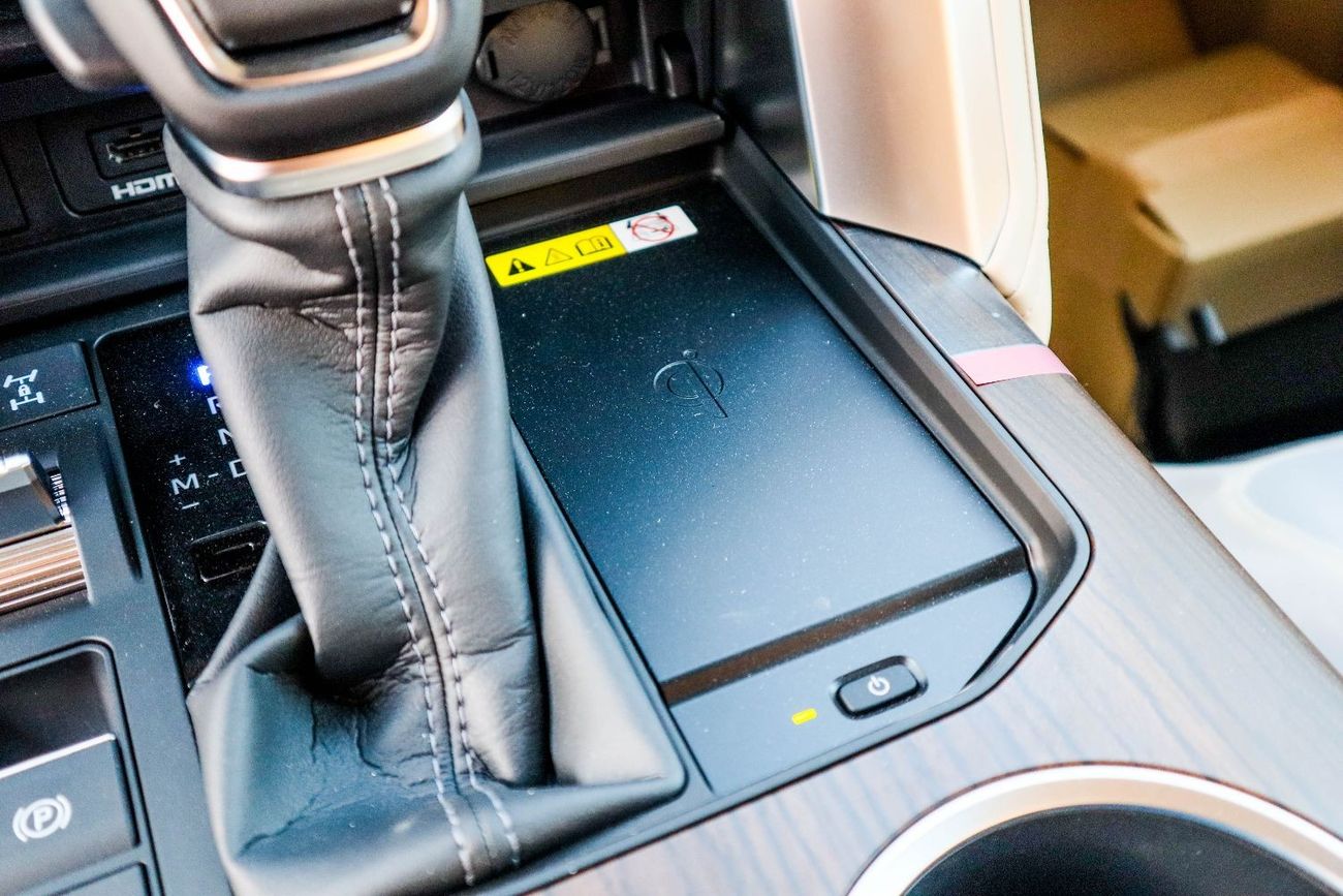 تويوتا لاند كروزر 2025 Toyota Land Cruiser GXR 3.5L (Full Option, Gray Color)