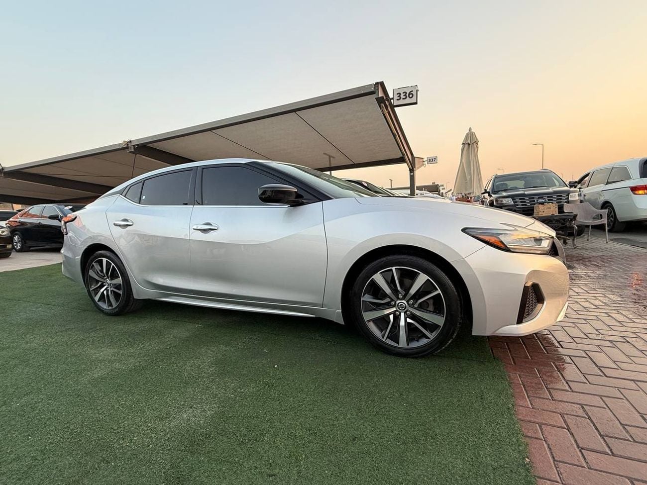 Nissan Maxima PLATINUM first owner, clean use