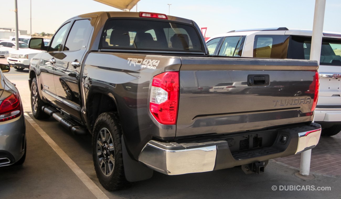 Toyota Tundra 5.7 L V8