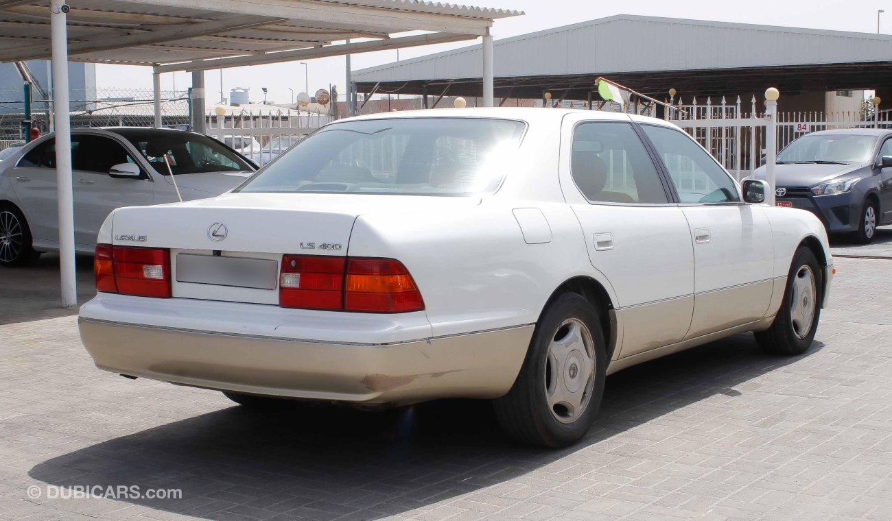 لكزس LS 400