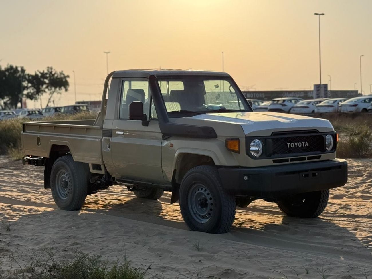 تويوتا لاند كروزر بيك آب