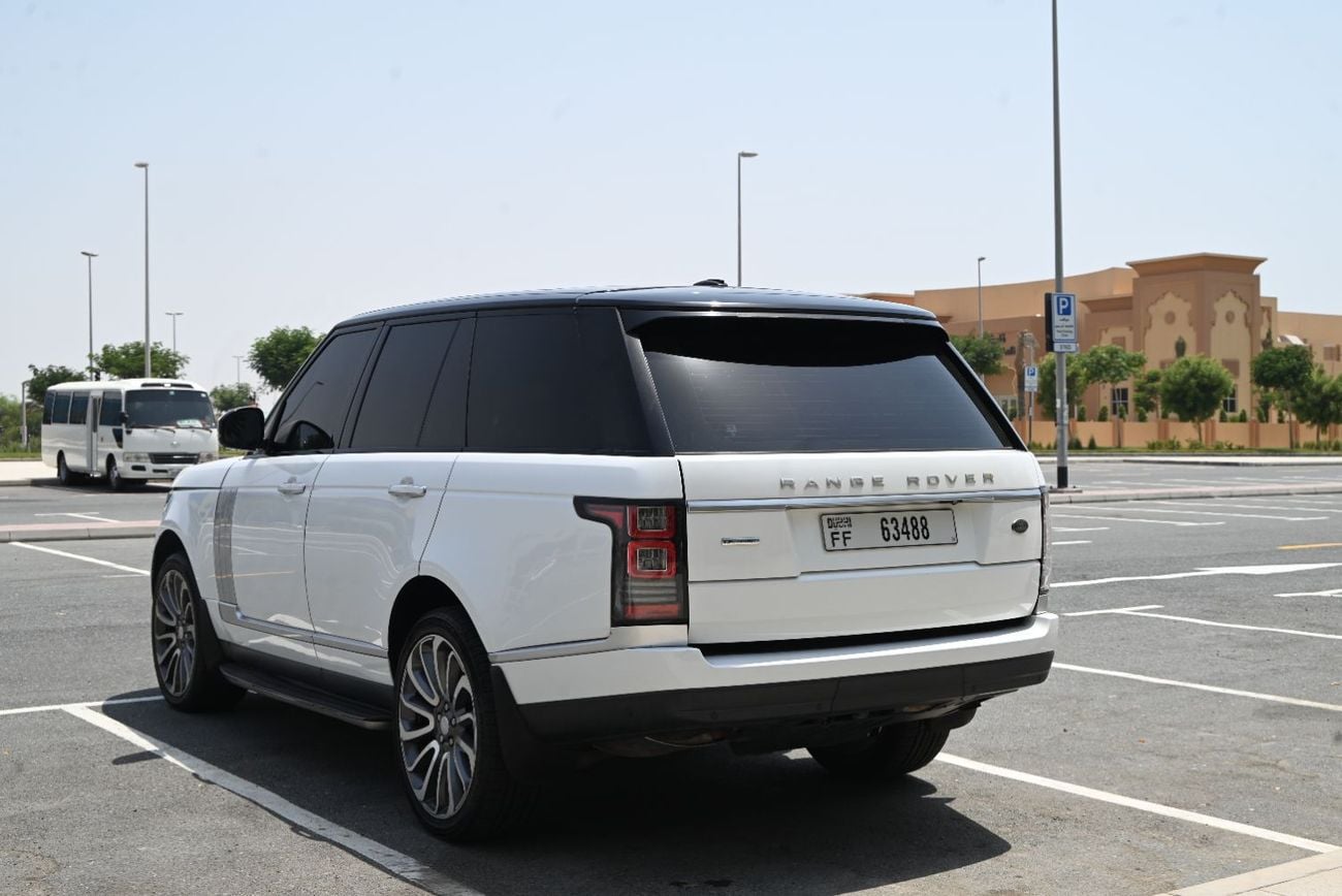 لاند روفر رينج روفر AUTOBIOGRAPHY -  AGENCY MAINTAINED - ACCIDENT FREE - RANGE ROVER SUPERCHARGED 2015 - GCC - WELL MAINTANED
